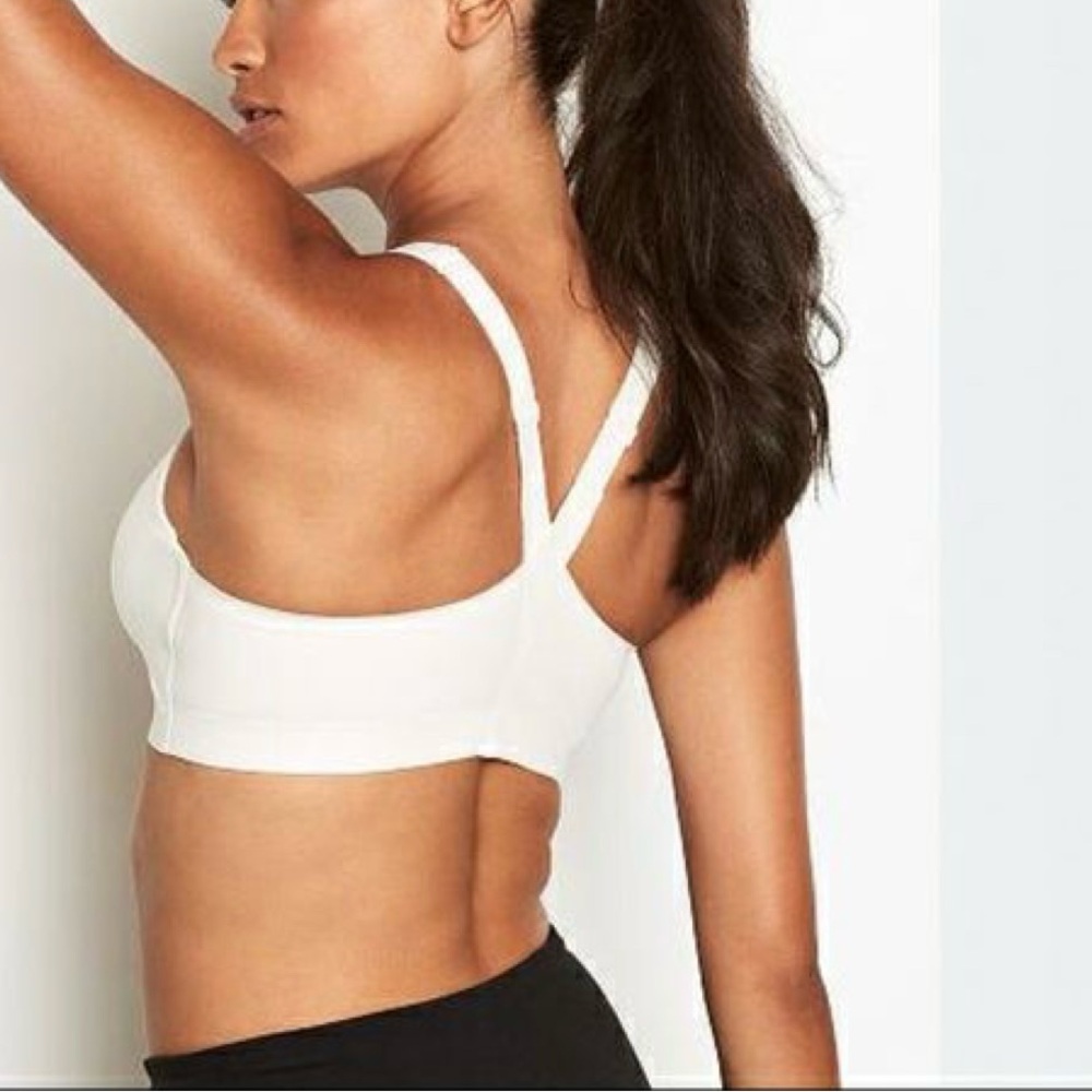 Victorias secret knockout front closure Sports Bra -size 32B -like new!